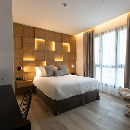 Old Port Hotell Limassol