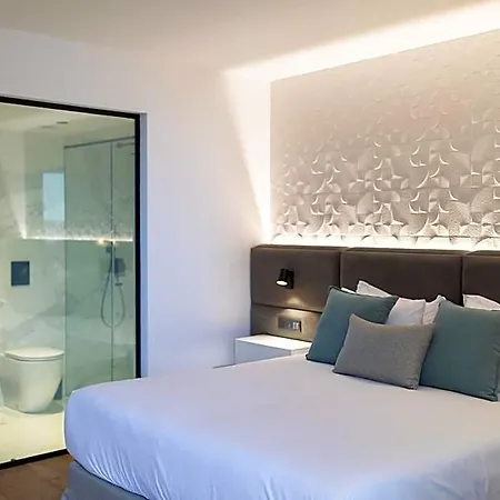 Hotel Old Port 3*