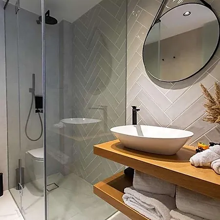 Hotel Old Port 3*