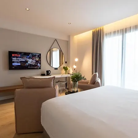 Old Port Hotell 3*