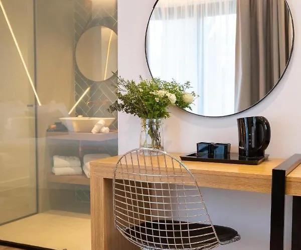 Old Port Hotel Lemesos